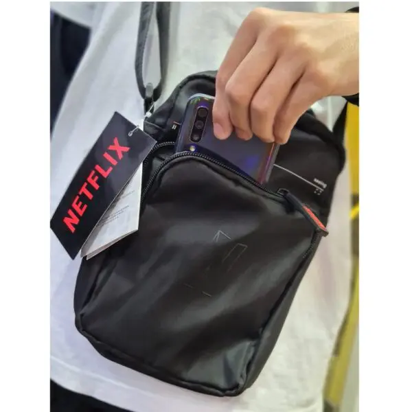 Kit Shoulder Bag Bolsa Traversal+Garrafa de Aluminio Netflix - Imagem 6
