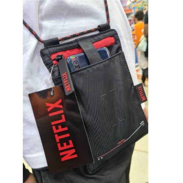 Kit Garrafinha Perfil + Porta Celular Netflix Pacific - Image 6