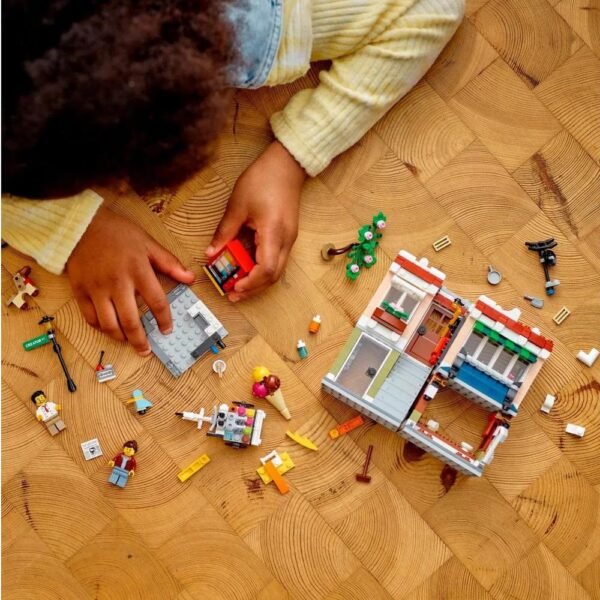 Lego Creator 3 em 1 - Loja de Macarrão do Centro 31131 - Image 5