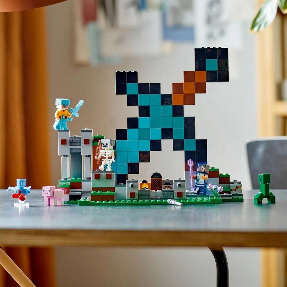 LEGO Minecraft - O Posto Avançado da Espada 427 Pecas 21244 - Imagem 4