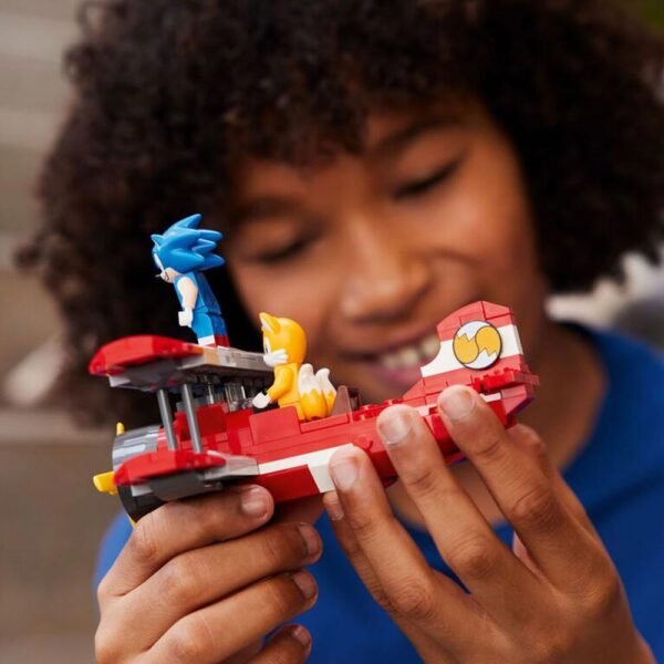 LEGO Sonic the Hedgehog Oficina do Tails Aviao Tornado 76991 - Imagem 3